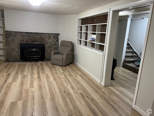 Building Photo - 1849 Marylhurst Dr Rental