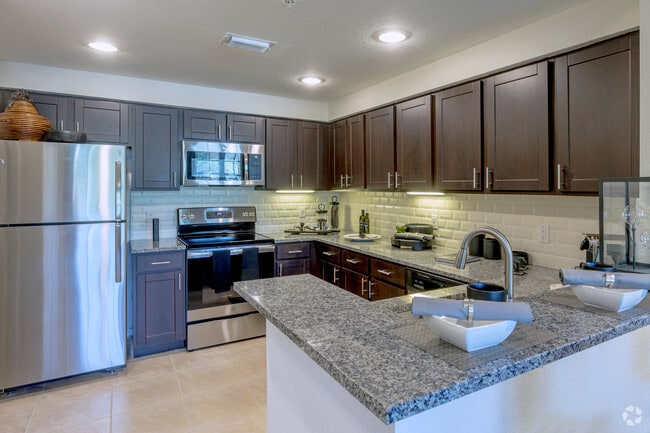 1BR,1BA - Capri