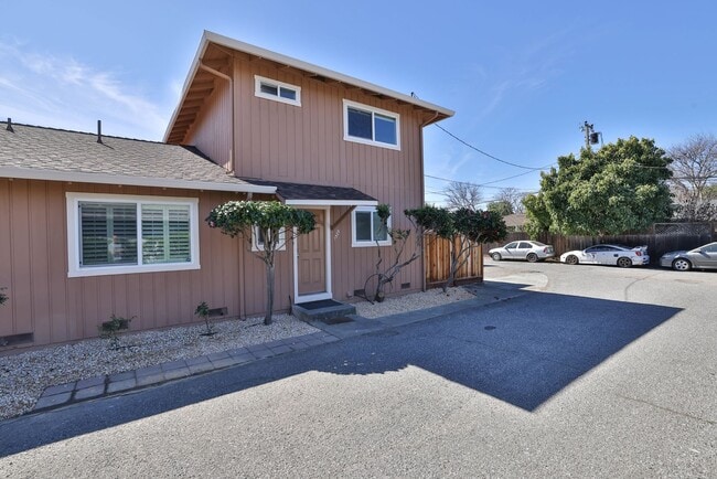 Photo - 1329 Essex Way Unit 1329 Essex Way