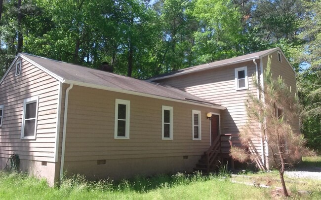 Building Photo - Country living in Glen Allen three bedroom... Rental