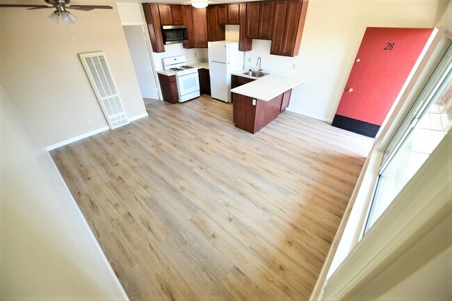Photo - 5412 Claremont Ave Apartments Unit 28