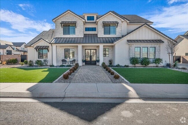 Building Photo - Beautiful 6-Bedroom, 5-Bathroom Home for R...