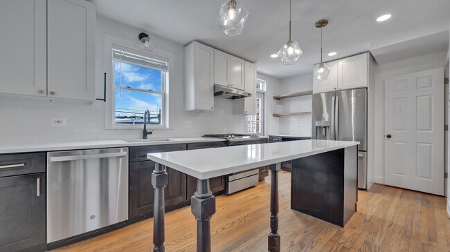 Photo - 840 21st St NE