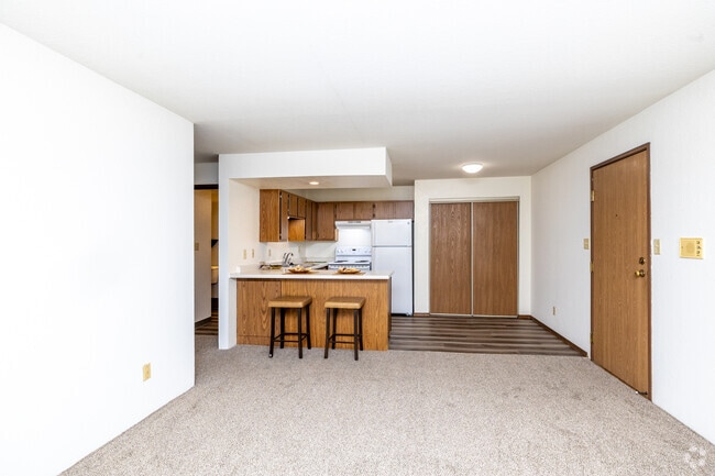 1BR, 1BA - 780SF - Living Room