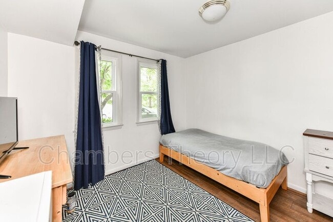 Photo - 2112 Military Rd
