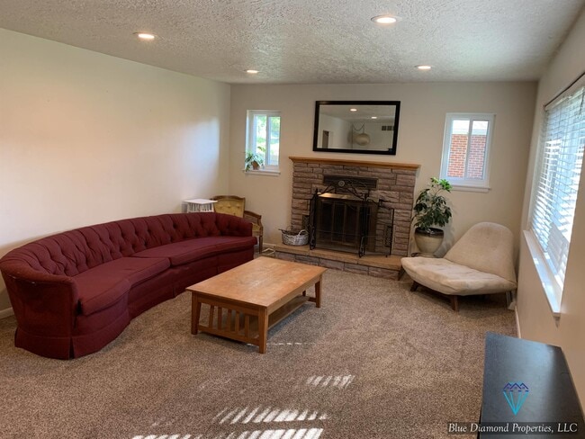 Photo - 2821 N Weaver Cir
