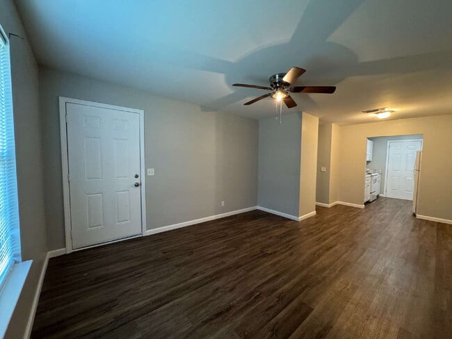 Photo - Quite peaceful 2 Bed, 1 Bath Duplex in Pan... Unidad D