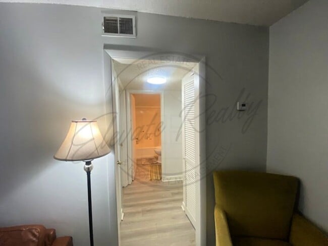 Photo - Roommate Wanted – Private Bedroom in 2-Bed...