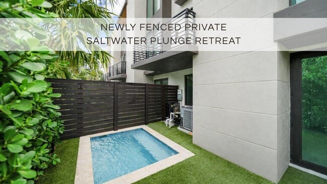 Photo - 1052 N Victoria Park Rd