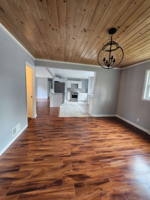 150 Hunter Dr