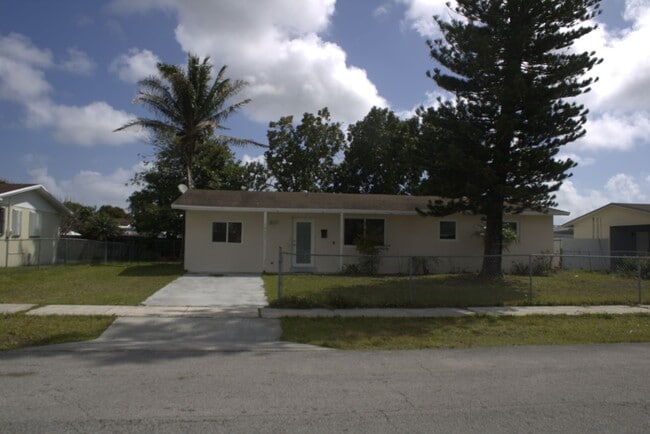 Photo - 19827 SW 118th Pl