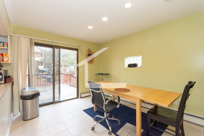 Photo - 148 Thorndike St