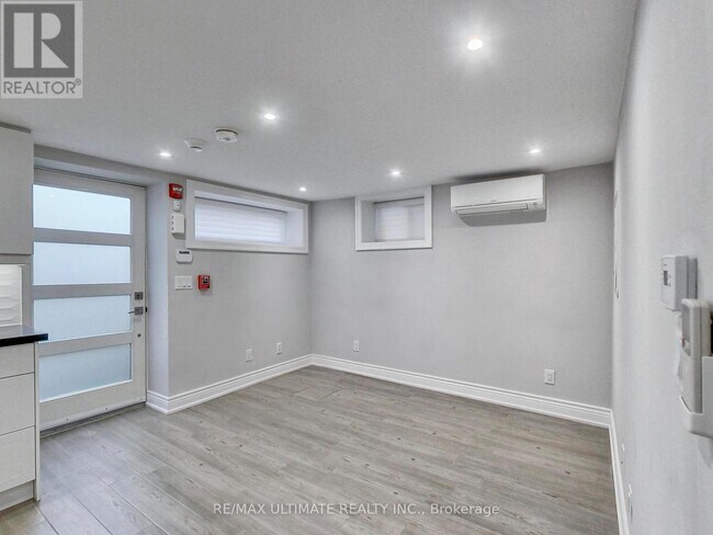 Photo - 115 Wallace Ave Unit 3