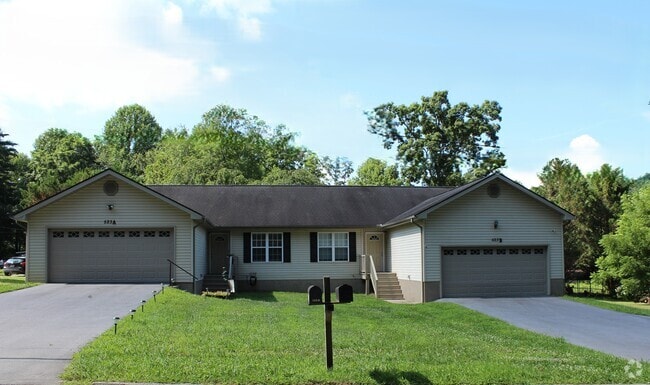 Building Photo - 523 Stoney Mountain Rd Rental