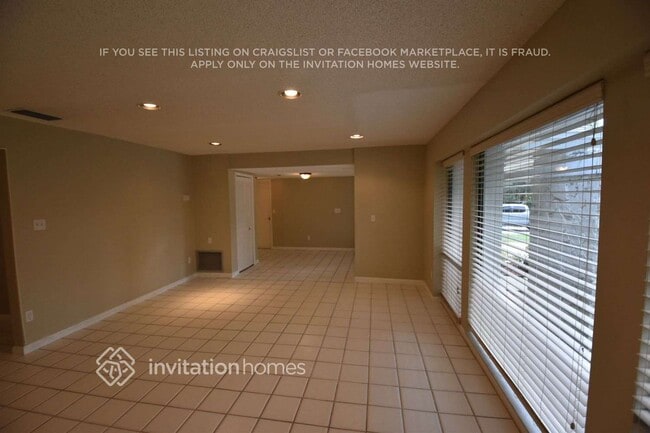 Photo - 204 W Ridgewood Ct