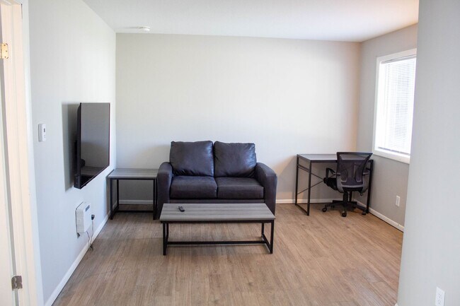 Photo - 212 E White - Offboarded 01/14/2025