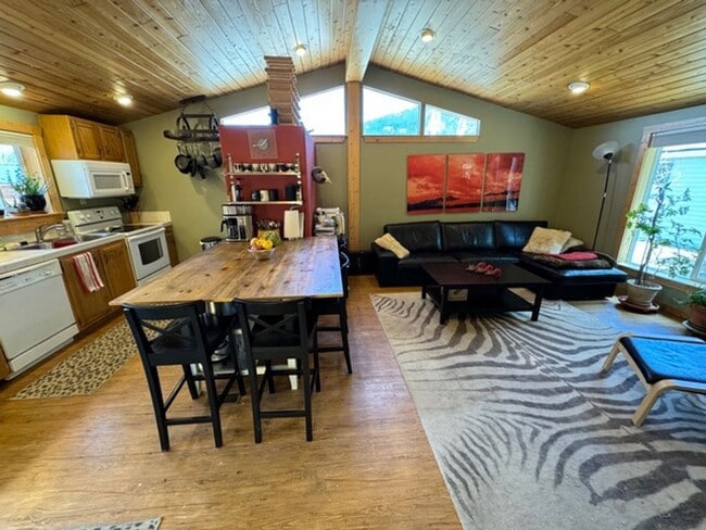 Photo - 3 Bedroom, Breckenridge, Winter Rental! Pe...