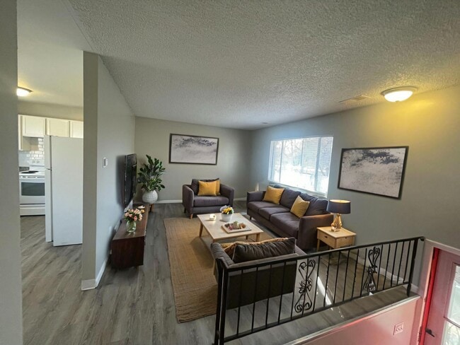 Building Photo - 1111 W Arroyo Ave Unit 3 Rental