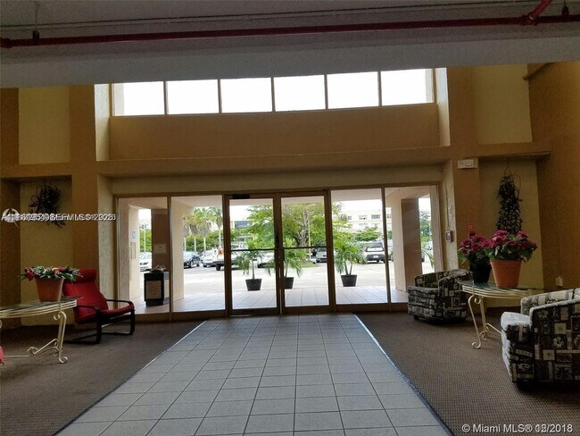 Building Photo - 14850 Naranja Lakes Blvd Unit B2R