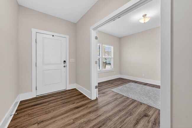 Photo - Spacious 5-Bedroom Home in Arlington Meadows!