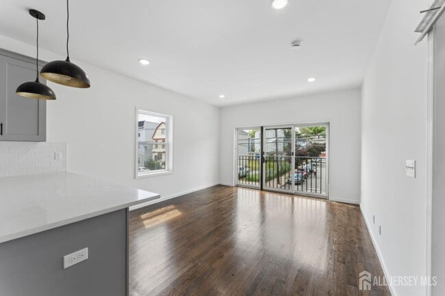 Photo - 910 Bergen St Unit 1