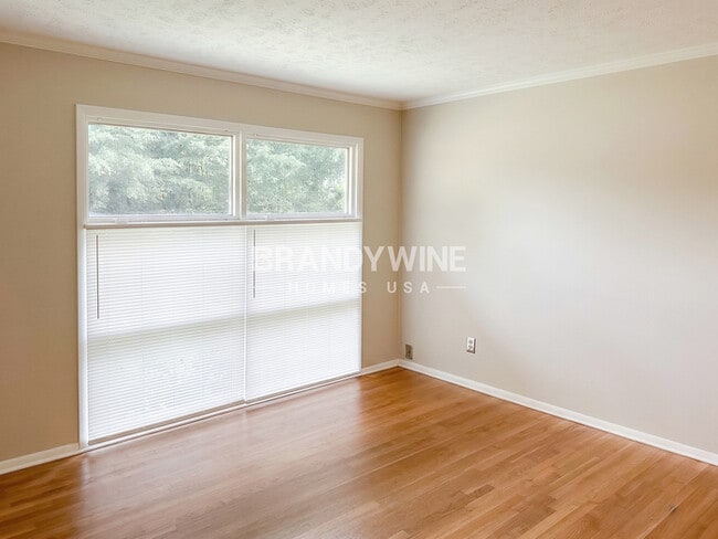 Photo - 1357 Heather Cir