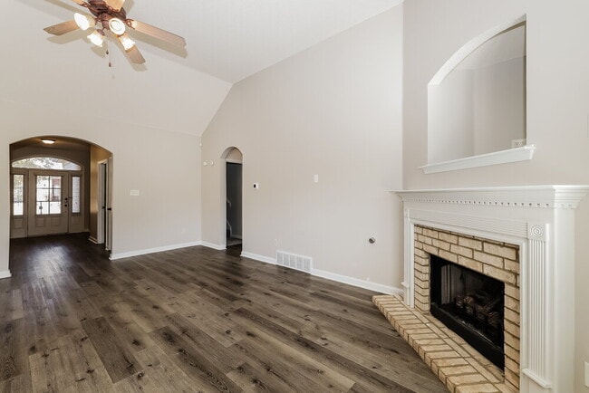 Photo - 1516 Sawmill Creek Ln