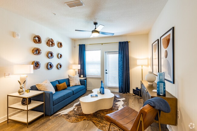 2 BR, 2 BA - 1,176SF