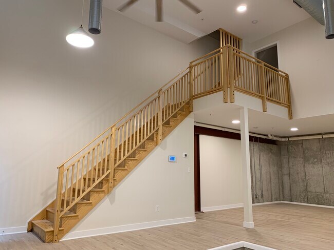35 Woodside Pl Unit Second floor