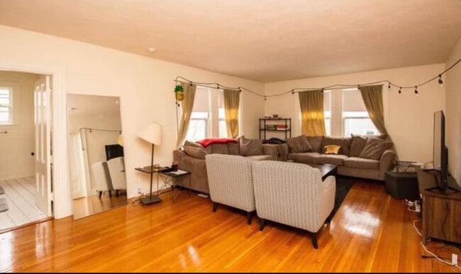 184 Aspinwall Ave Unit D