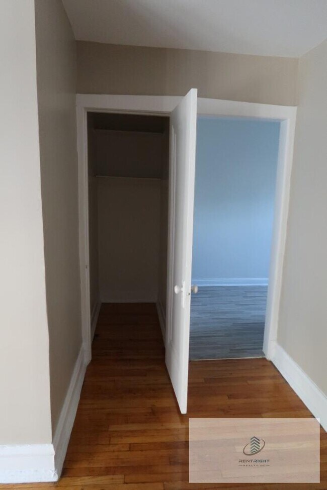 Photo - 6364-82 N Hermitage Unidad 6372-2