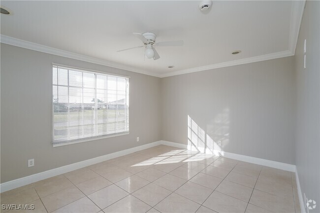 Building Photo - 1501 NE 13th St Rental