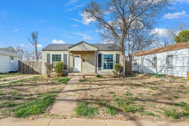 Photo - Cozy Home, Minutes from Texas Tech & Downt... Unidad Front