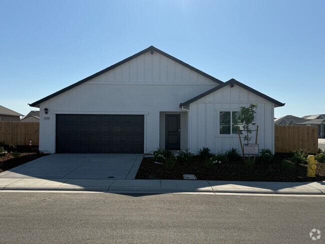Building Photo - Brand new beautiful home! Please read enti...
