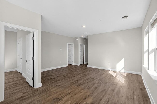 Photo - 213 Flowers Ave