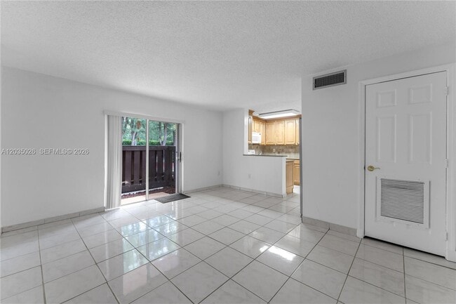 Photo - 10832 N Kendall Dr Unidad U1