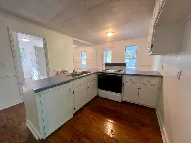 Photo - 202 Lakeview Dr