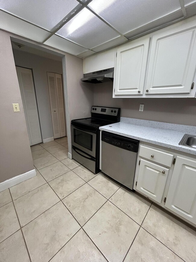 Building Photo - 1805 Sans Souci Blvd Unit 507