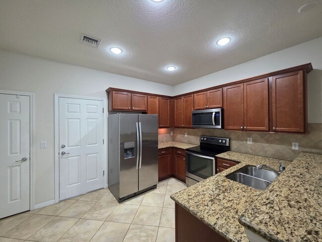 Photo - 3/2.5 in Gated Community at PROVENCE BAY