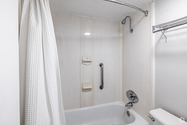 Studio - 290SF - Bathroom - The Nest