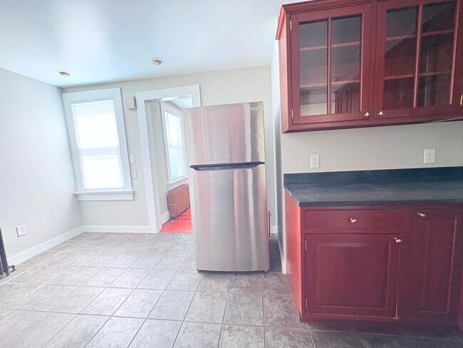 Photo - 103 S Water St
