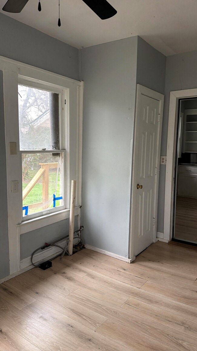 Photo - 2114 Lyle Ave