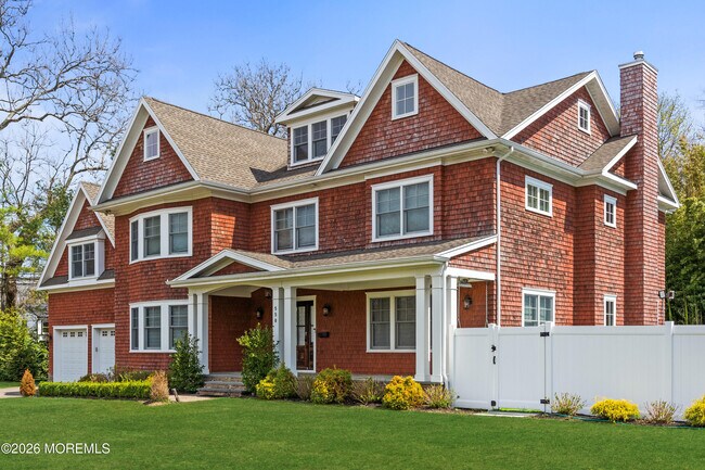 Photo - 558 Cedar Ave