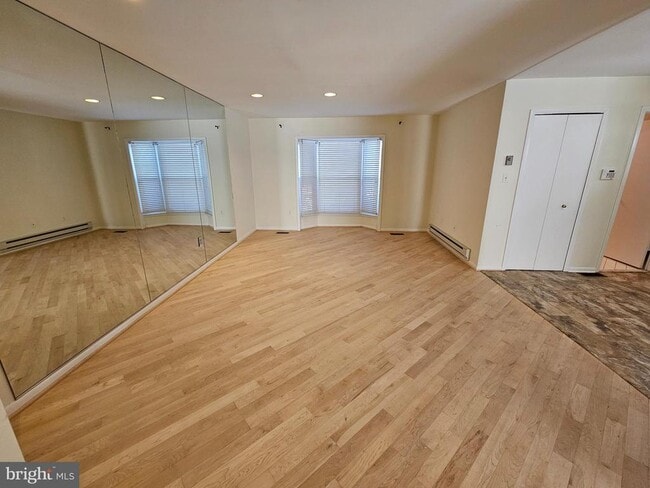 Photo - 6908-6910 Ten Timbers Ln
