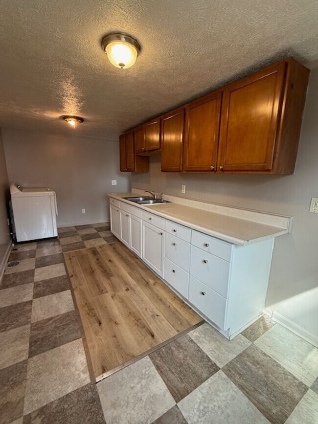 Photo - Ranch duplex for Rent - 3 bedroom / 1 bathroom Peoria Heights 61616