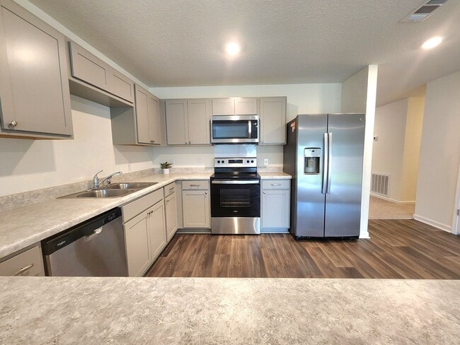 Photo - 7840 Maxton Rd