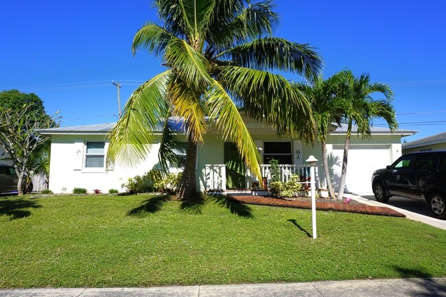 Building Photo - 1699 NE 23rd Terrace Rental