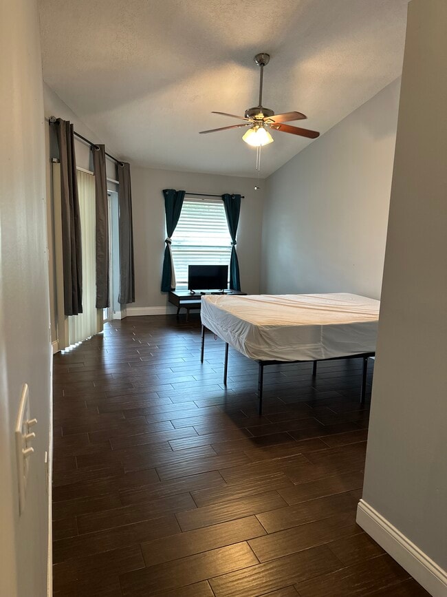 Photo - 908 Wicketrun Dr