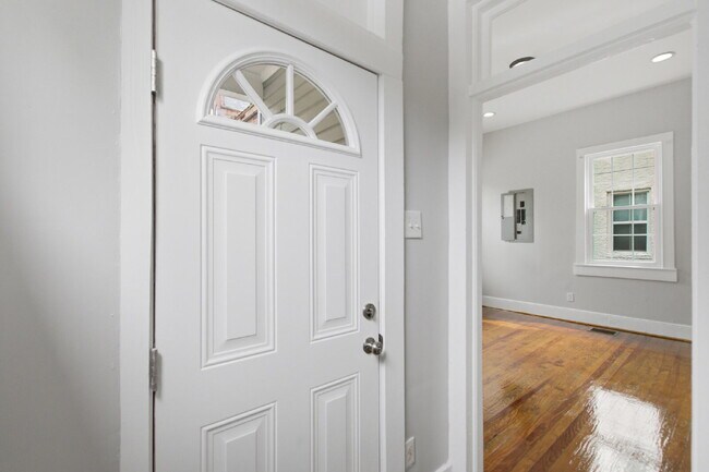 27 Maverick St