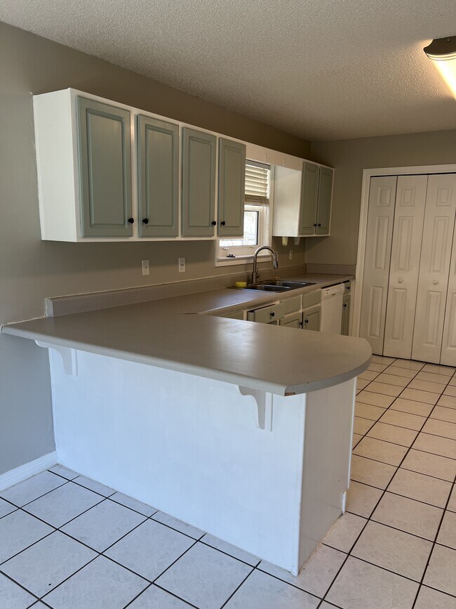 Photo - 160 Nicole Ln